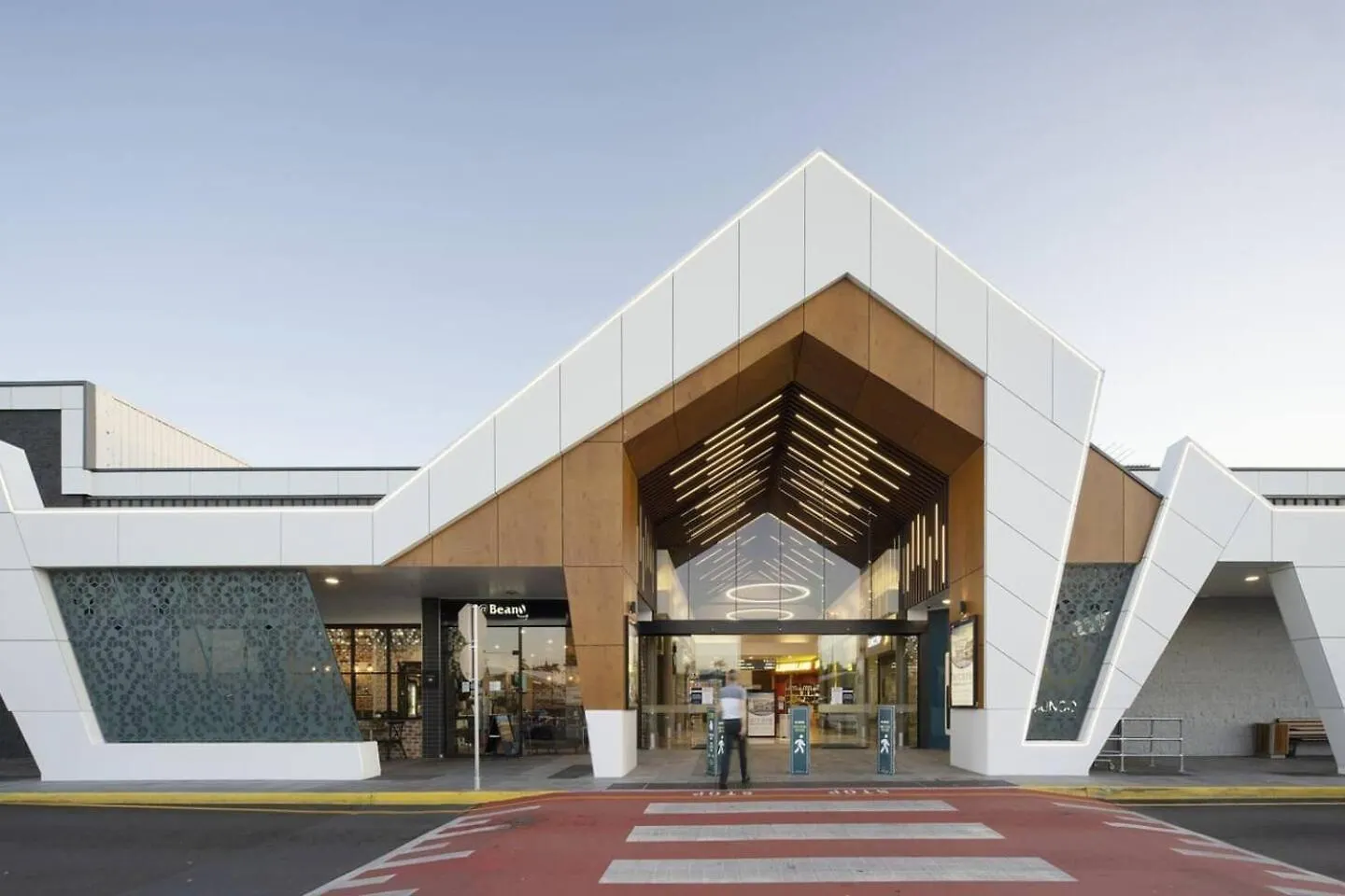 Holiday home Malls At Doorstep 2-Bed Unit In Heart Of Cannon Hill Brisbane