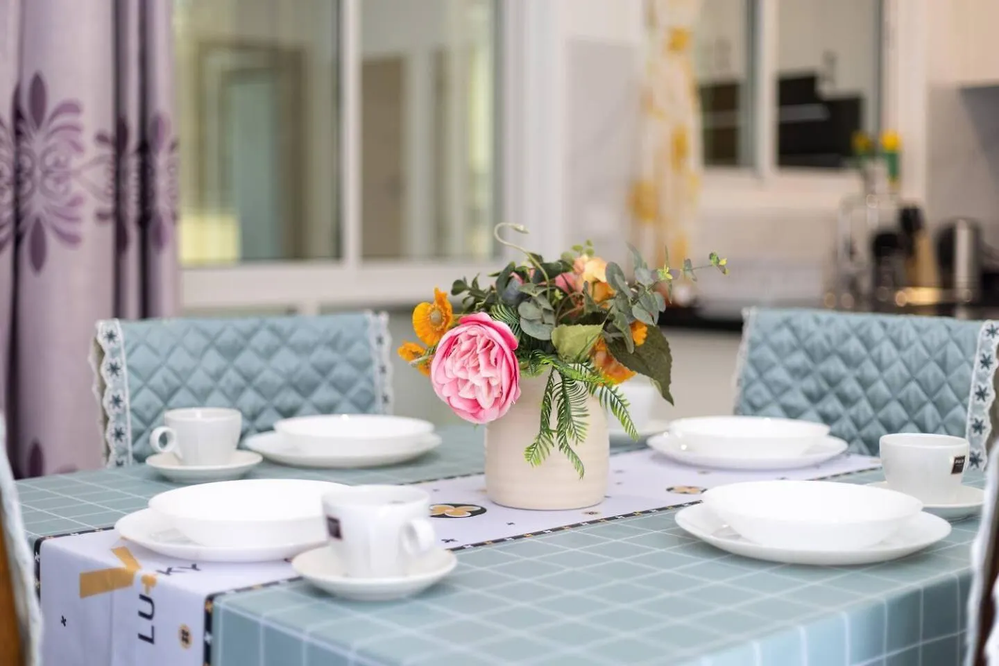 Holiday home Malls At Doorstep 2-Bed Unit In Heart Of Cannon Hill Brisbane Australia